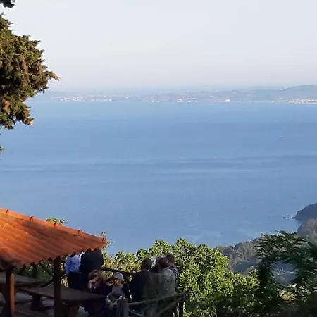 Tatil Evi Captain's Beauty & Wellness House Stratonion