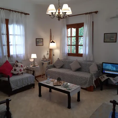 Captain's House Stratoni